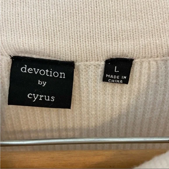 Devotion by Cyrus Cream Cowl Neck Tunic Sweater. Size Large. New With Tags. - Picture 3 of 10